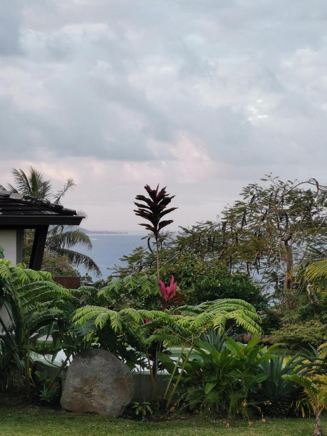 Omati Lodge Taravao Exterior photo